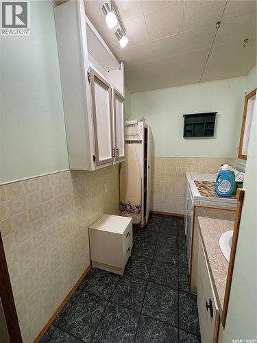 209 2Nd Avenue E, Kelvington, SK - Indoor