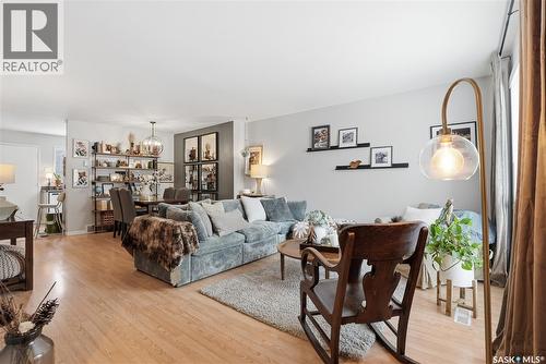 16 425 Pinehouse Drive, Saskatoon, SK - Indoor Photo Showing Living Room