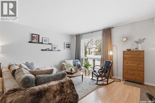 16 425 Pinehouse Drive, Saskatoon, SK - Indoor Photo Showing Living Room