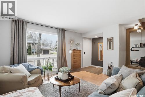 16 425 Pinehouse Drive, Saskatoon, SK - Indoor Photo Showing Living Room