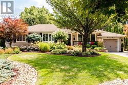 66 GARDEN AVENUE Hamilton (Ancaster), ON L9G 2J5
