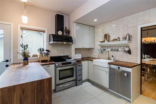 251 Elm St, Winnipeg, MB 