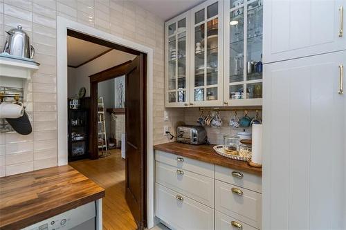 251 Elm St, Winnipeg, MB 