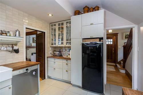 251 Elm St, Winnipeg, MB 