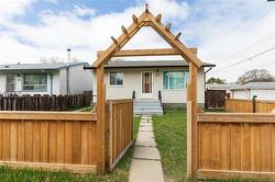 116 Foster ST  Winnipeg, MB R2L 1V9