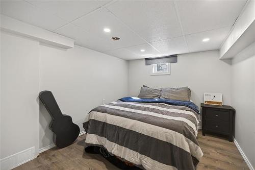 637 Valour Rd, Winnipeg, MB 