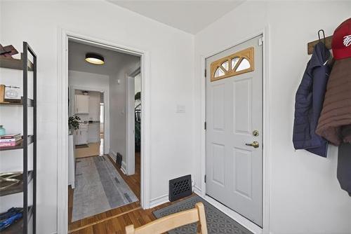 637 Valour Rd, Winnipeg, MB 