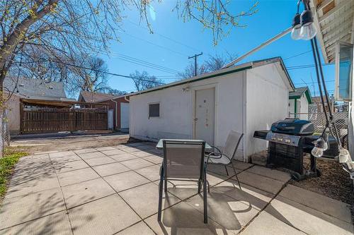 637 Valour Rd, Winnipeg, MB 