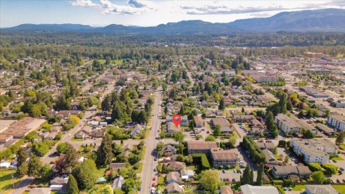 #101-2510 Alexander St, Duncan, BC - Outdoor With View