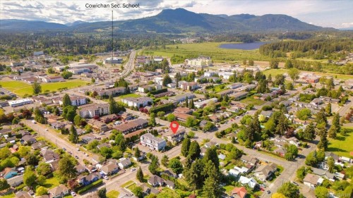 #101-2510 Alexander St, Duncan, BC - Outdoor With View
