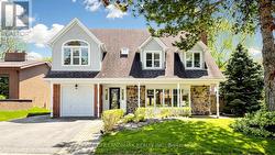27 QUINCY CRESCENT Toronto, ON M2J 1C5