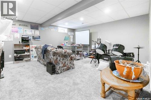 92 Bell Street, Regina, SK - Indoor