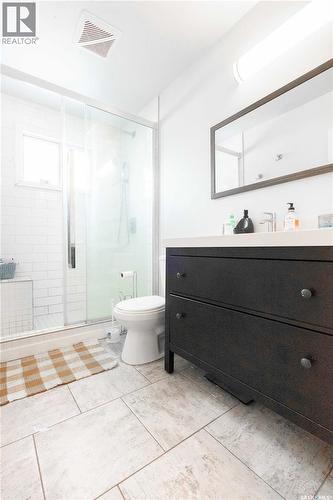 92 Bell Street, Regina, SK - Indoor Photo Showing Bathroom