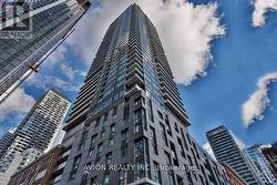 906 - 115 BLUE JAYS WAY Toronto, ON M5V 0N4