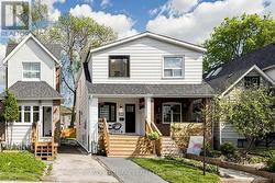 15 EASTDALE AVENUE Toronto, ON M4C 4Z8