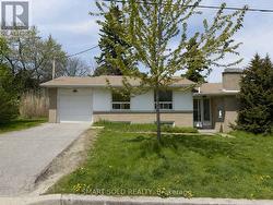 30 CASWELL DRIVE Toronto, ON M2M 3L9