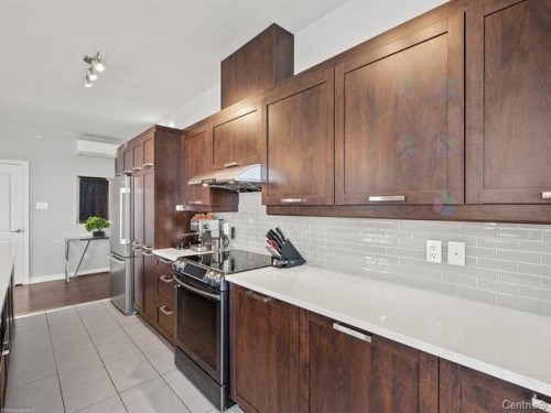 Cuisine - 2340  - 303 Rue Monet, Laval (Duvernay), QC - Indoor Photo Showing Kitchen With Upgraded Kitchen
