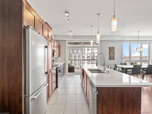 Cuisine - 2340  - 303 Rue Monet, Laval (Duvernay), QC - Indoor Photo Showing Kitchen With Double Sink With Upgraded Kitchen