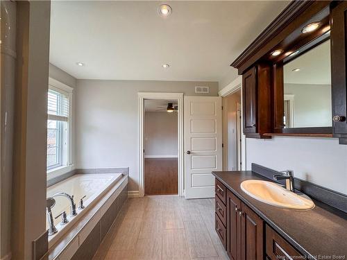 87 Tilmon Cres, Dieppe, NB 