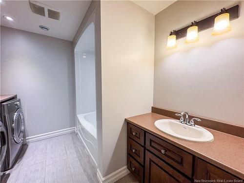 87 Tilmon Cres, Dieppe, NB 