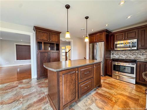 87 Tilmon Cres, Dieppe, NB 