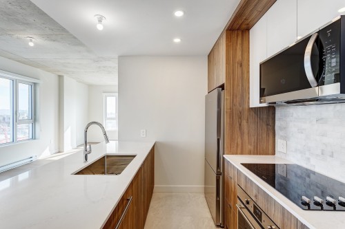 Kitchen - 905-3000 Boul. Thimens, Montréal (Saint-Laurent), QC - Indoor Photo Showing Kitchen With Upgraded Kitchen