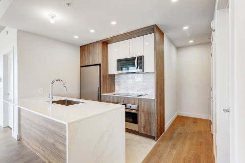 Kitchen - 905-3000 Boul. Thimens, Montréal (Saint-Laurent), QC - Indoor Photo Showing Kitchen With Upgraded Kitchen