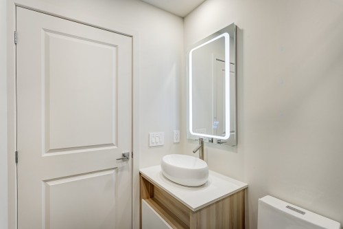 Master Bathroom - 905-3000 Boul. Thimens, Montréal (Saint-Laurent), QC - Indoor Photo Showing Bathroom