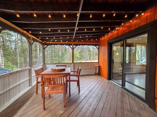 Veranda - 71 Ch. Amcon, Mille-Isles, QC 