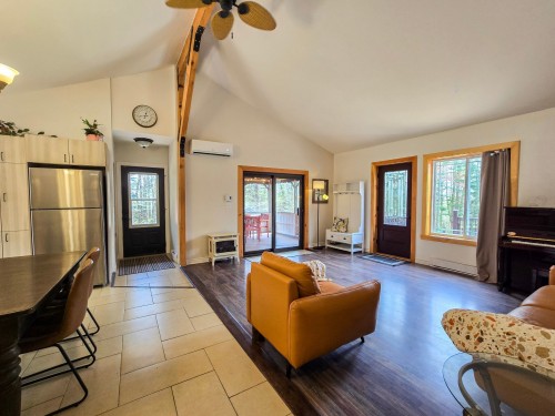 Living Room - 71 Ch. Amcon, Mille-Isles, QC 