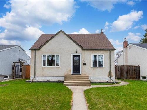 273 Chelsea AVE  Winnipeg, MB R2K 0Z6