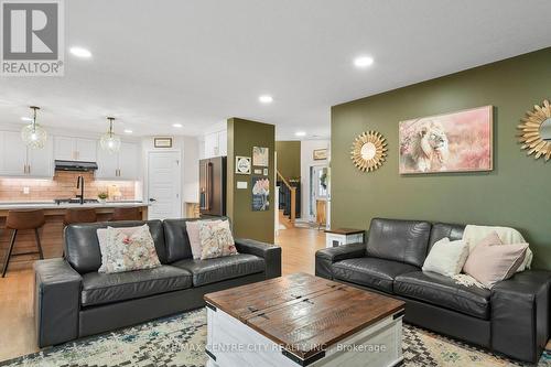 Open Concept at it's Best - 76 Styles Drive, St. Thomas, ON - Indoor Photo Showing Living Room