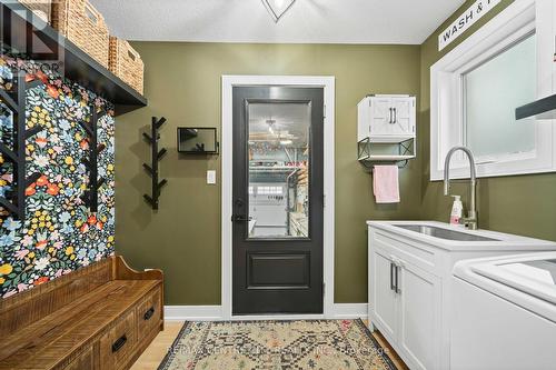 Laundry Room with Style - 76 Styles Drive, St. Thomas, ON - Indoor Photo Showing Laundry Room
