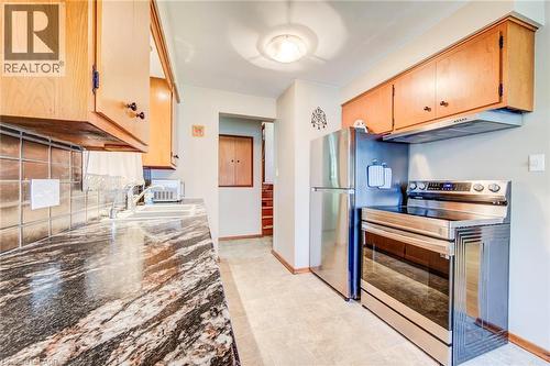 18 Queenston Crescent, Kitchener, ON - Indoor Photo Showing Kitchen