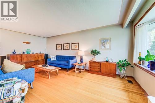 18 Queenston Crescent, Kitchener, ON - Indoor Photo Showing Living Room