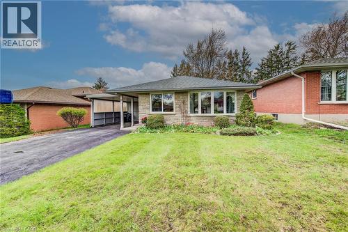 18 Queenston Crescent, Kitchener, ON - Outdoor