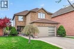 35 COVE Crescent Stoney Creek, ON L8E 5A3
