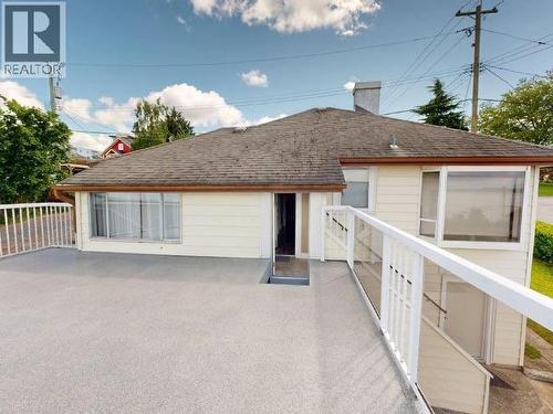 4439 Omineca Ave, Powell River, BC - Outdoor