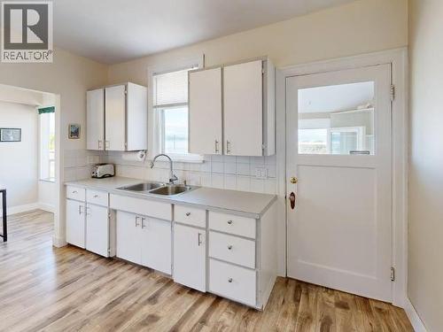 4439 Omineca Ave, Powell River, BC - Indoor Photo Showing Kitchen With Double Sink
