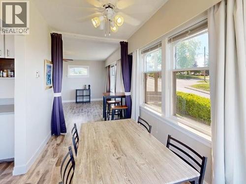 4439 Omineca Ave, Powell River, BC - Indoor Photo Showing Dining Room