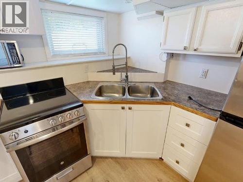 4439 Omineca Ave, Powell River, BC - Indoor Photo Showing Kitchen With Double Sink