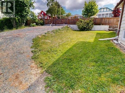4439 Omineca Ave, Powell River, BC - Outdoor
