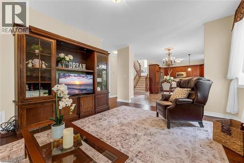 Spacious family room - 16 Westridge Drive, Hamilton, ON - Indoor