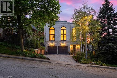 28 Undercliffe Avenue, Hamilton, ON - Outdoor