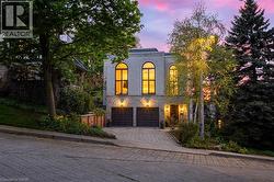 28 UNDERCLIFFE Avenue  Hamilton, ON L8P 3H1