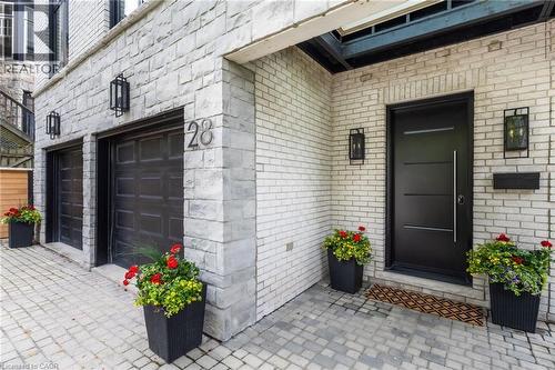 28 Undercliffe Avenue, Hamilton, ON - Outdoor With Exterior