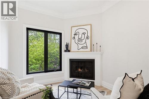 28 Undercliffe Avenue, Hamilton, ON - Indoor Photo Showing Living Room With Fireplace