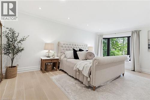 28 Undercliffe Avenue, Hamilton, ON - Indoor Photo Showing Bedroom