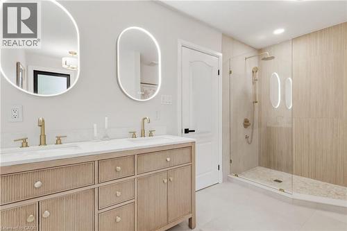 28 Undercliffe Avenue, Hamilton, ON - Indoor Photo Showing Bathroom