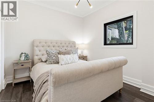28 Undercliffe Avenue, Hamilton, ON - Indoor Photo Showing Bedroom